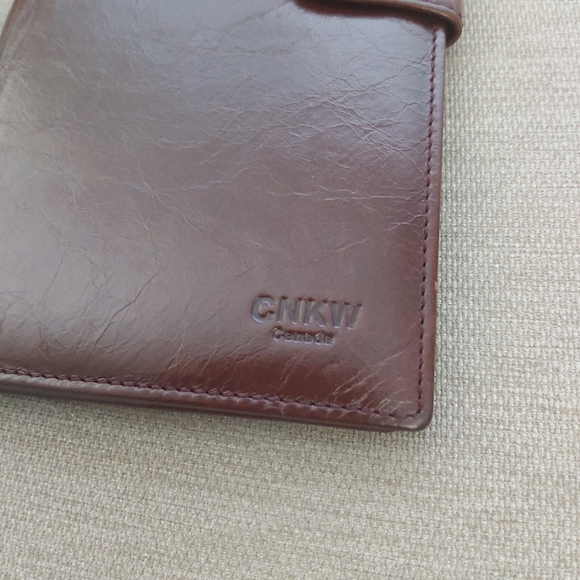 CNKW Canada brown leather bifold cards wallet - Picture 2 of 8